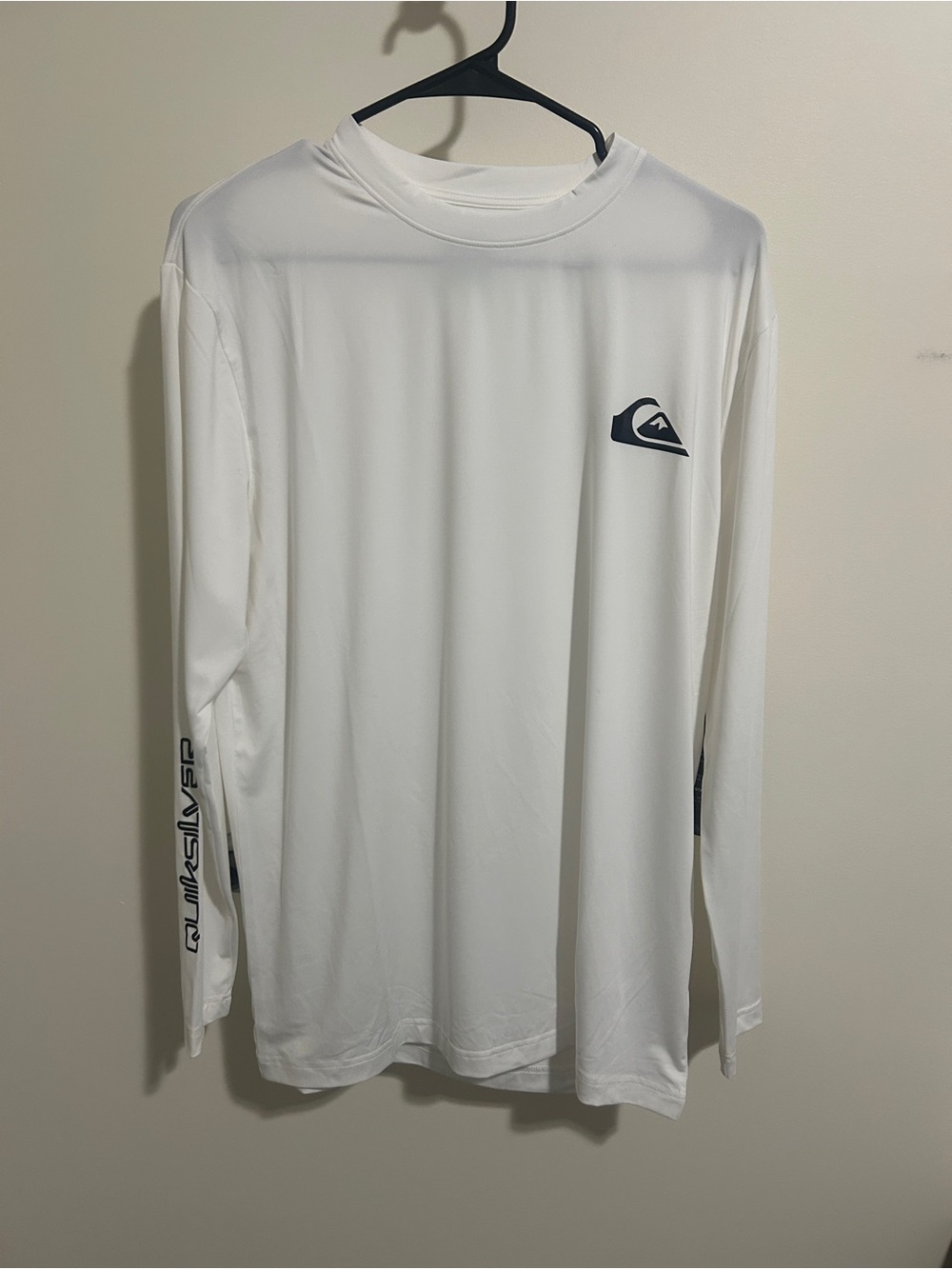 New! Quiksilver Men’s White Long-Sleeve Performance Shirt Rash Guard Large